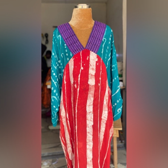 Gorgeous beaded tie-dye kaftan - Picture 3 of 3